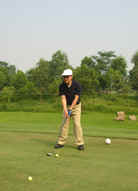 Golf03_s.jpg (33802 bytes)