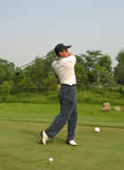 Golf04_s.jpg (35019 bytes)
